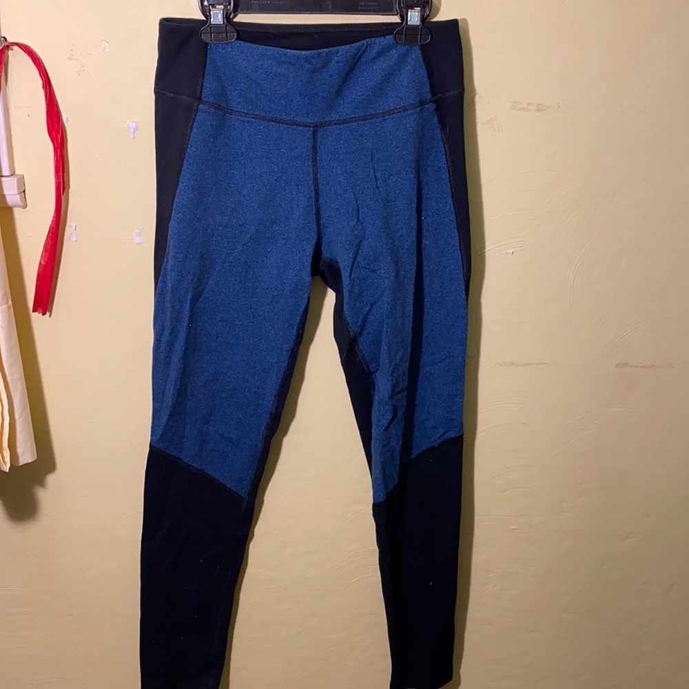 Athletic leggings